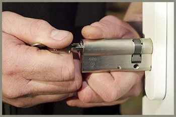 West Lawn IL Locksmith Store West Lawn, IL 773-945-5566